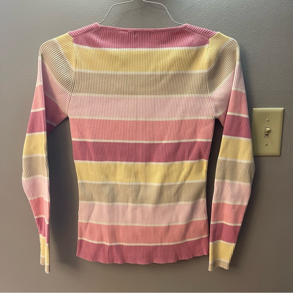 Vintage Y2K GAP Women’s pink striped sweater - Picture 2 of 4
